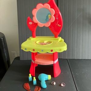 Beauty shop playset